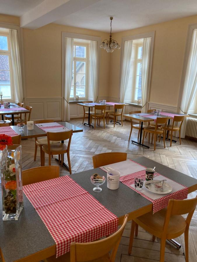 Hotel Restaurant Raben Linthal Екстериор снимка