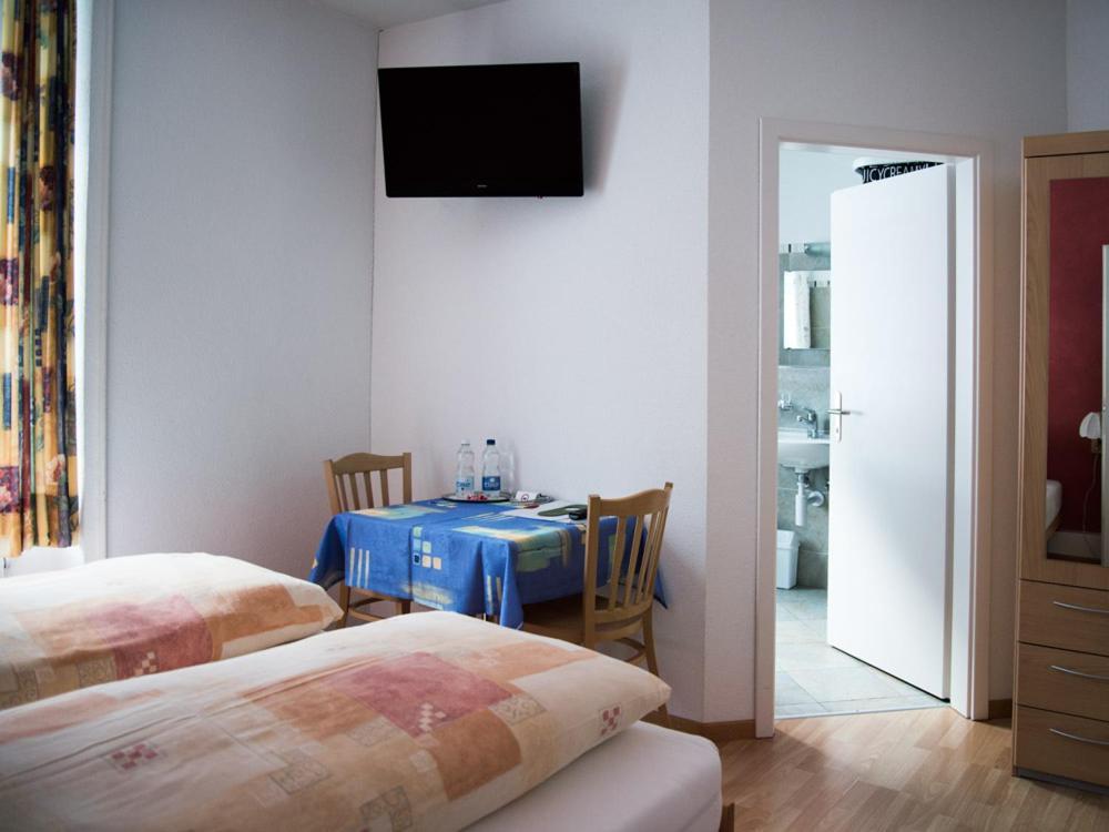 Hotel Restaurant Raben Linthal Екстериор снимка