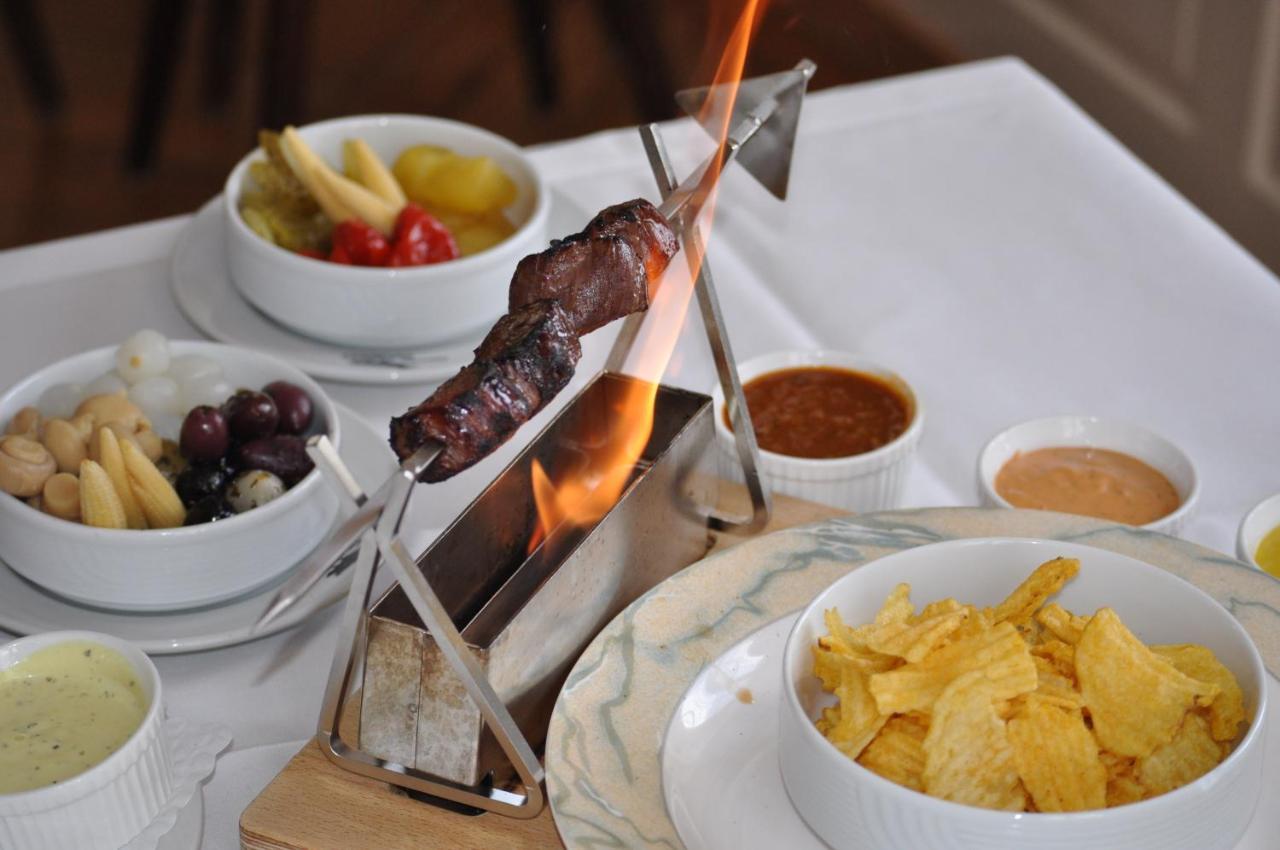 Hotel Restaurant Raben Linthal Екстериор снимка