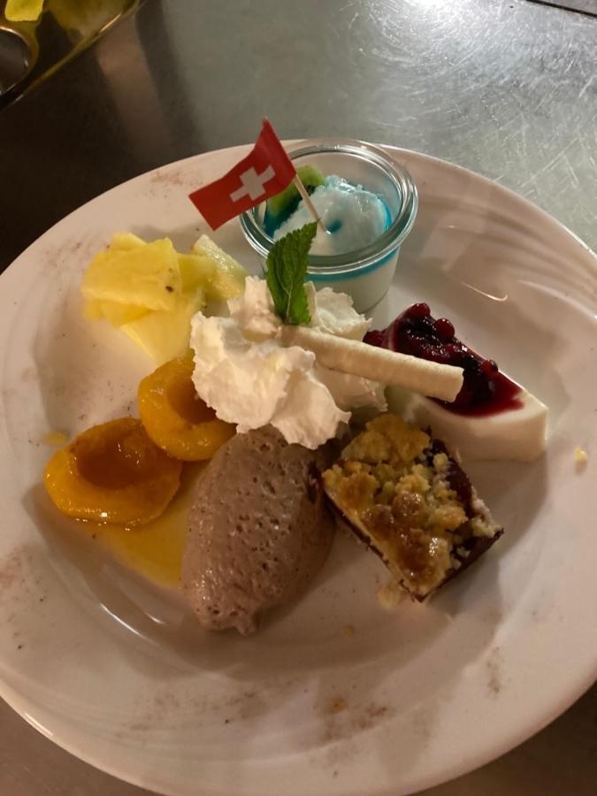 Hotel Restaurant Raben Linthal Екстериор снимка