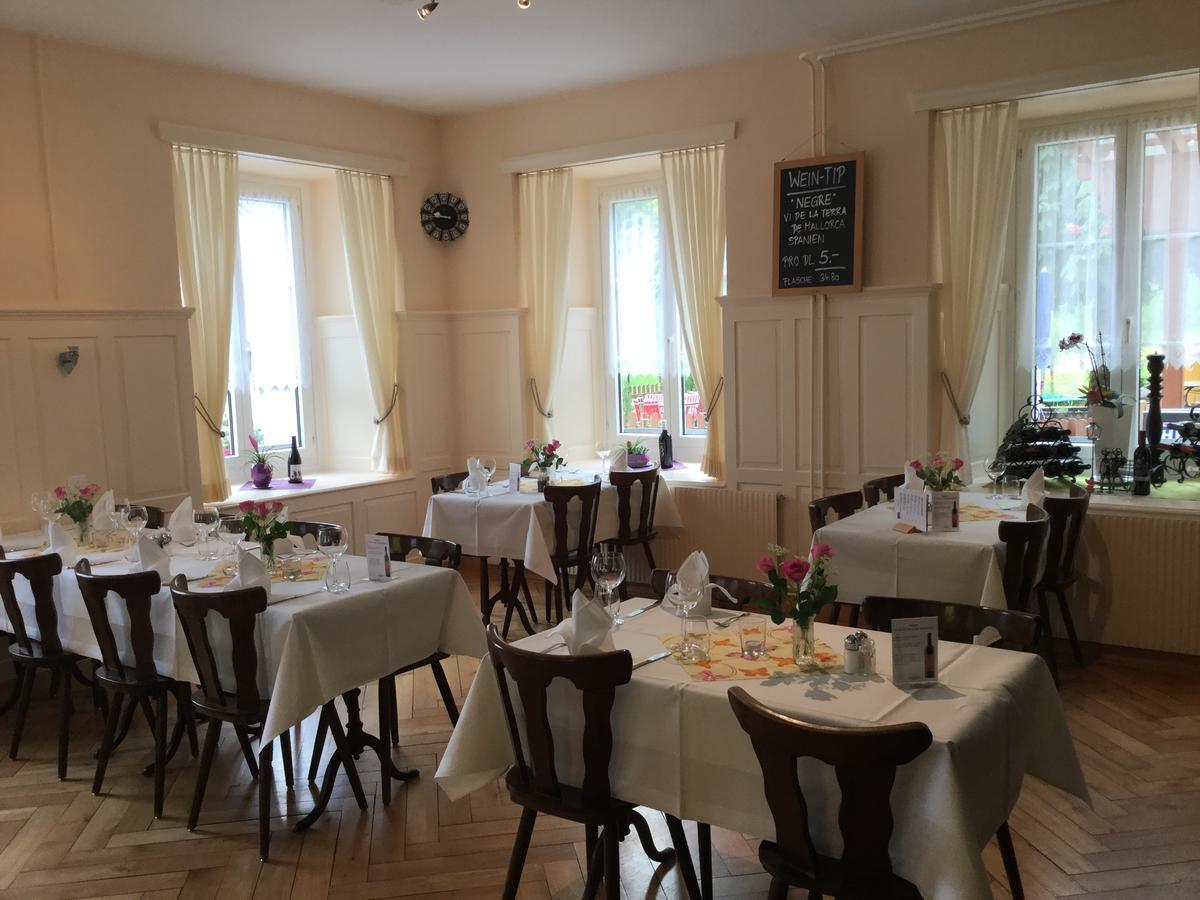 Hotel Restaurant Raben Linthal Екстериор снимка