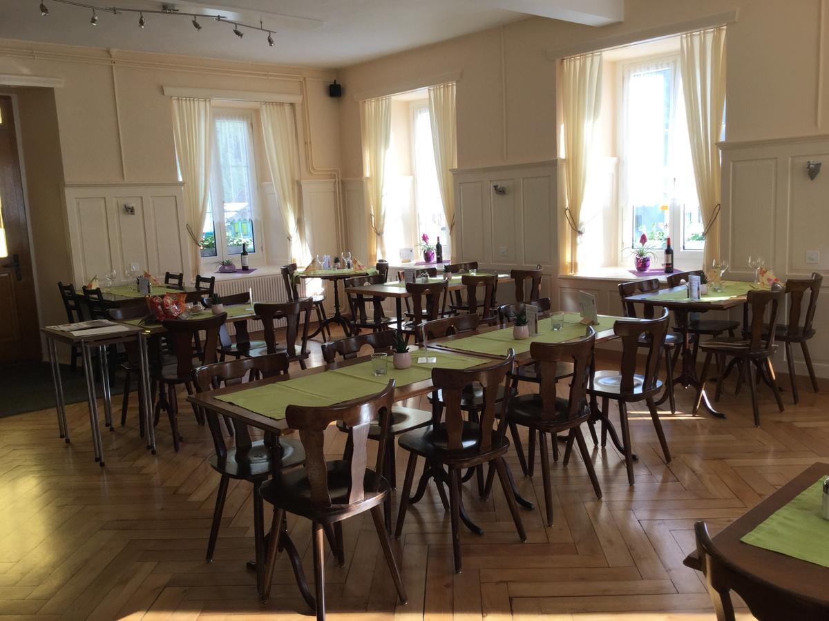 Hotel Restaurant Raben Linthal Екстериор снимка