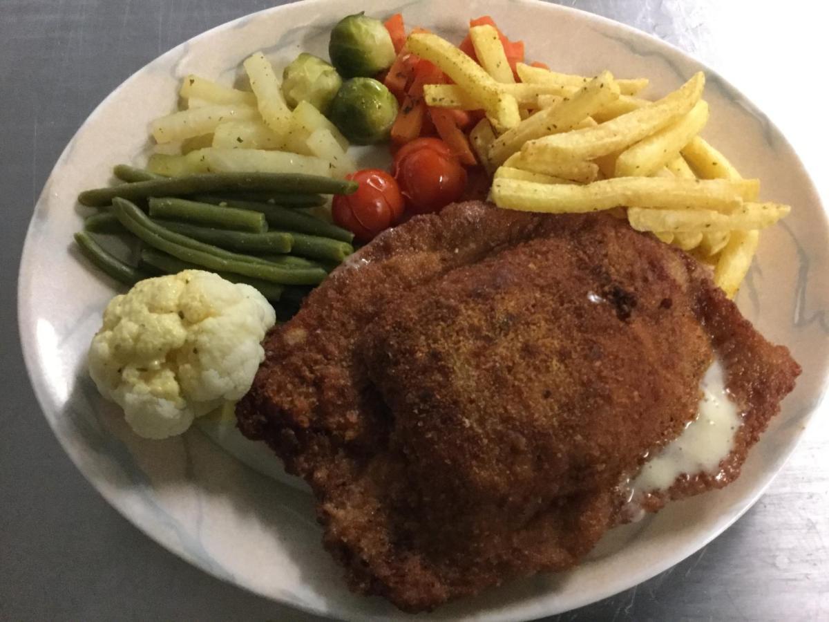 Hotel Restaurant Raben Linthal Екстериор снимка